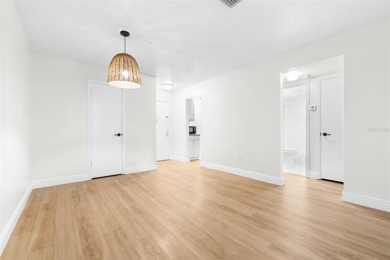 4606 W Gray St #107 photo 4