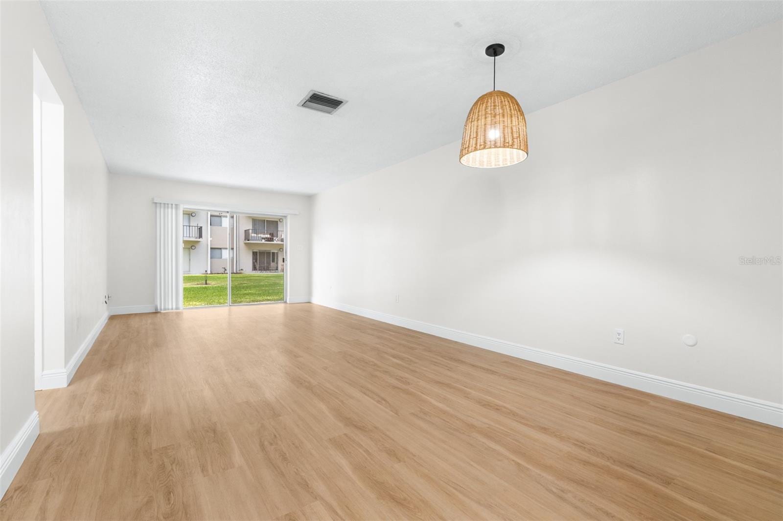 4606 W Gray St #107 photo 5