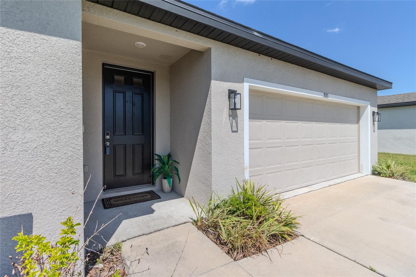 3521 Bonsilva St photo 2