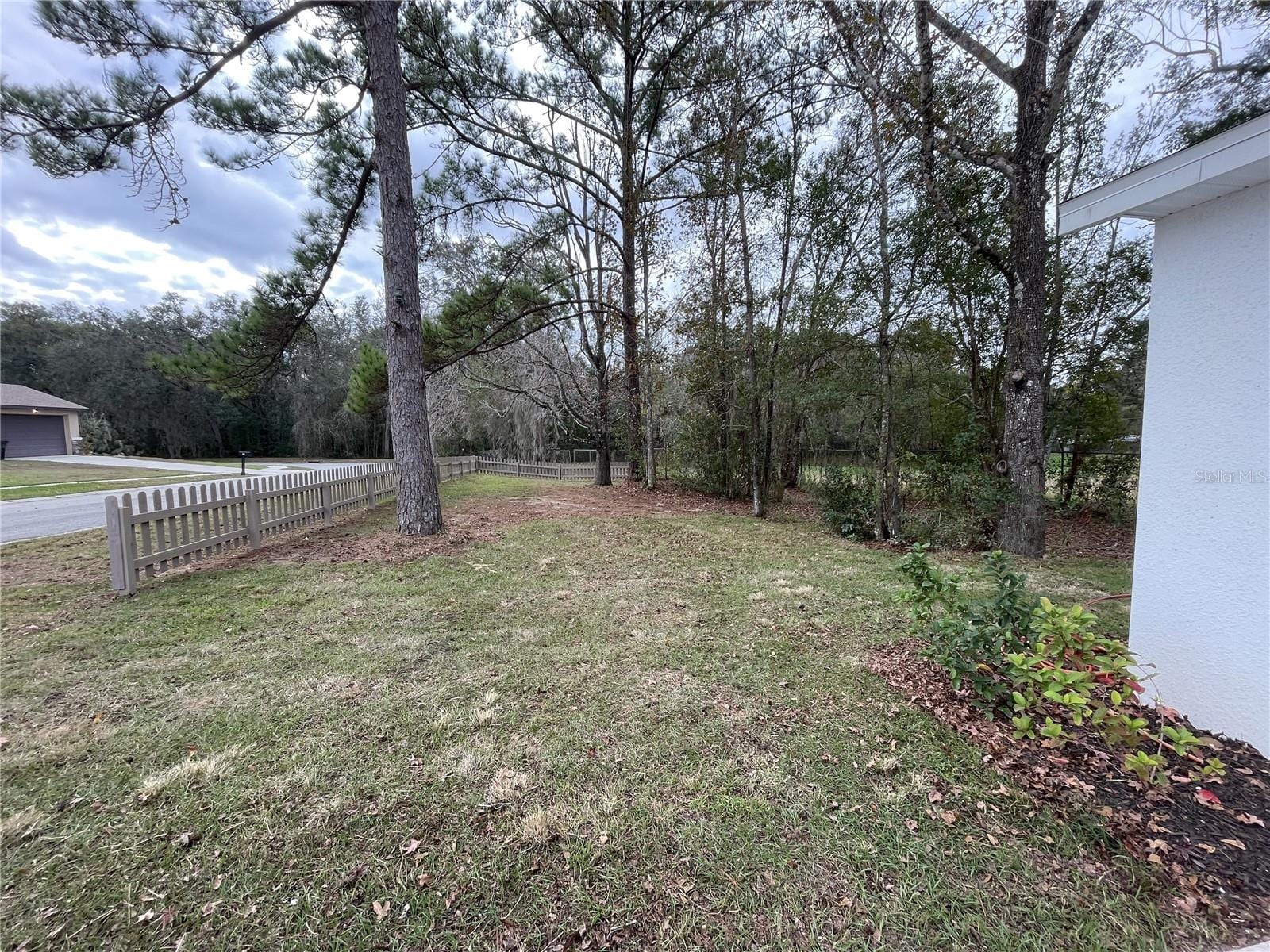 849 Laurelridge CT photo 4