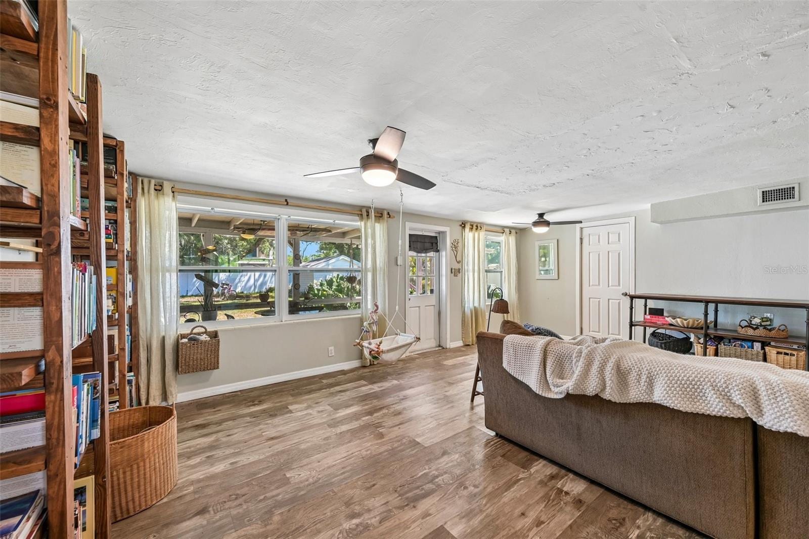 2818 11th Ave W photo 3