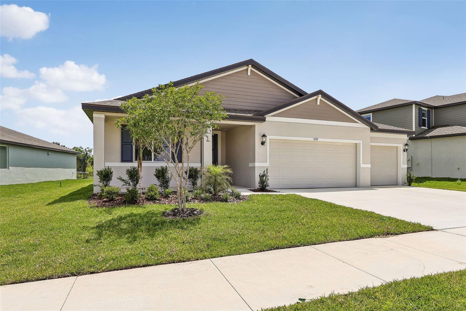 3335 Orchard Loop photo 2