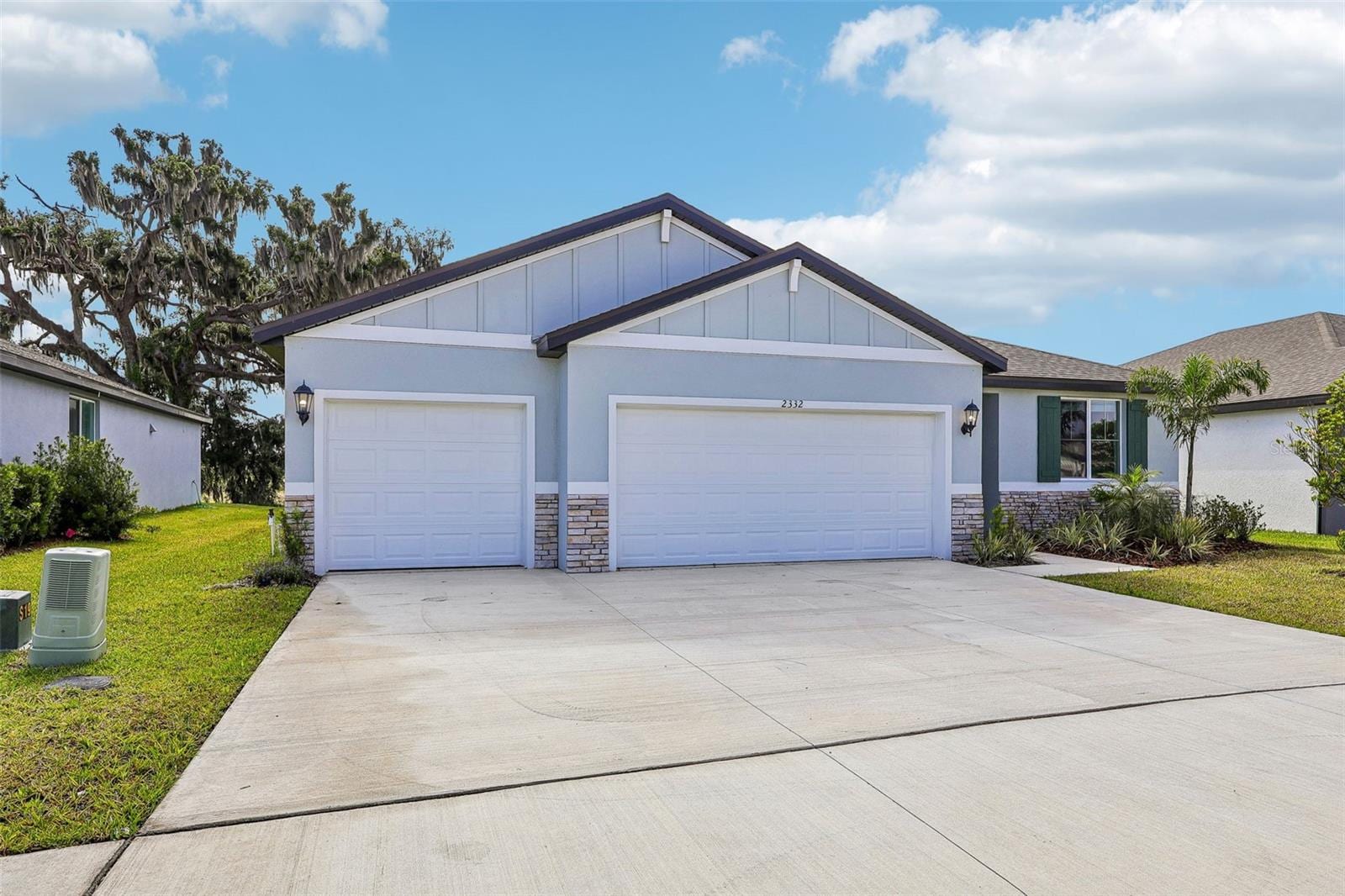 2332 Citrus Bloom Dr photo 2