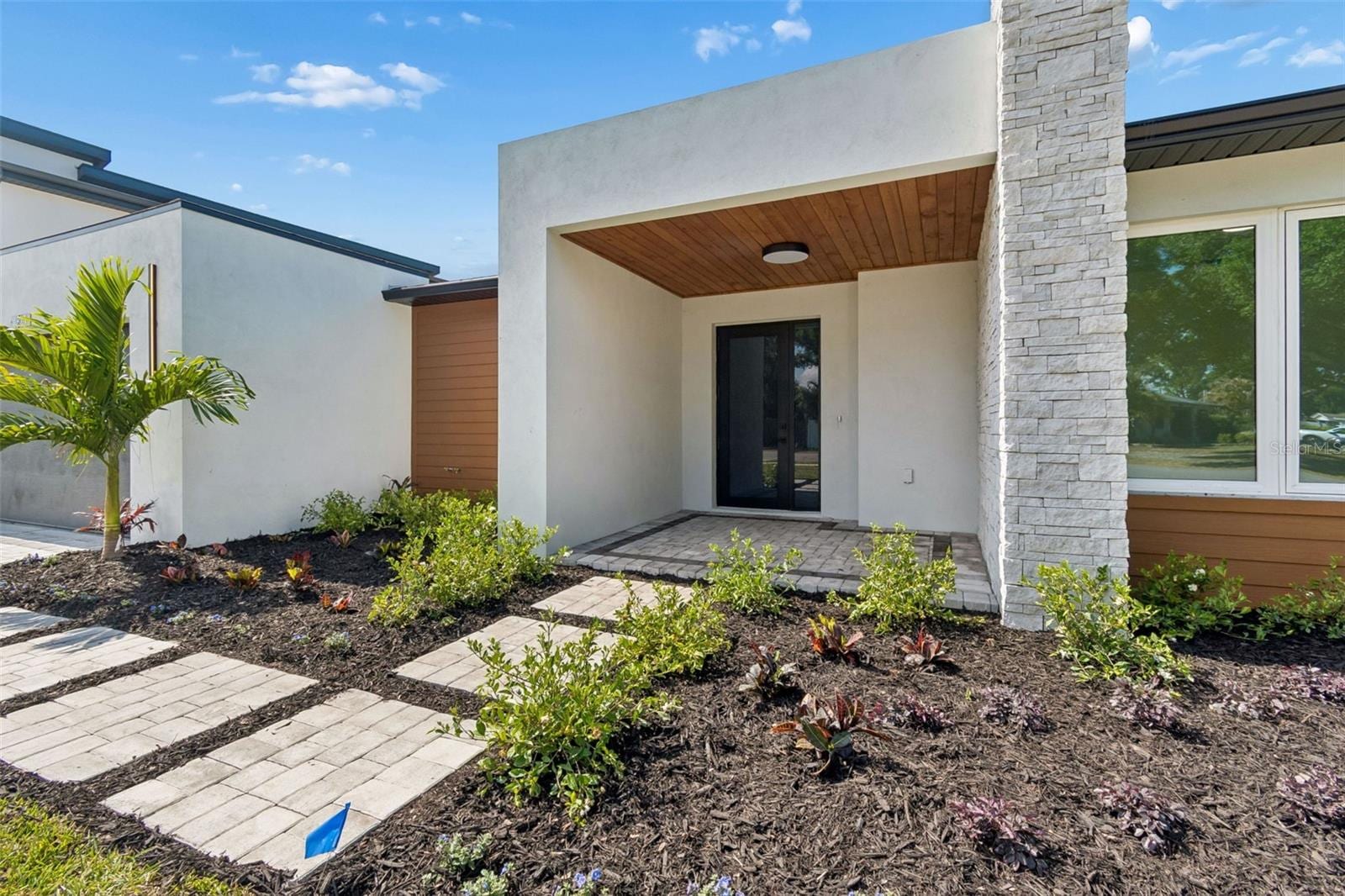 1810 W Erna Dr photo 5