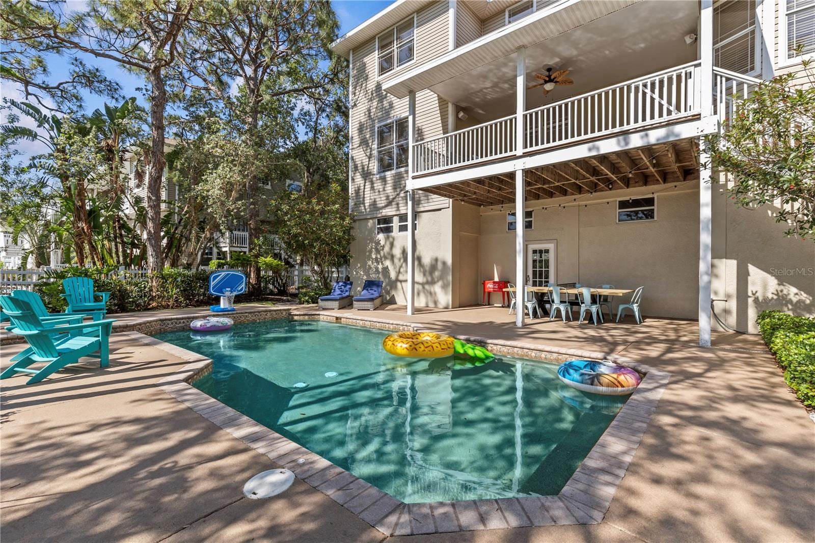 897 Point Seaside Dr photo 4