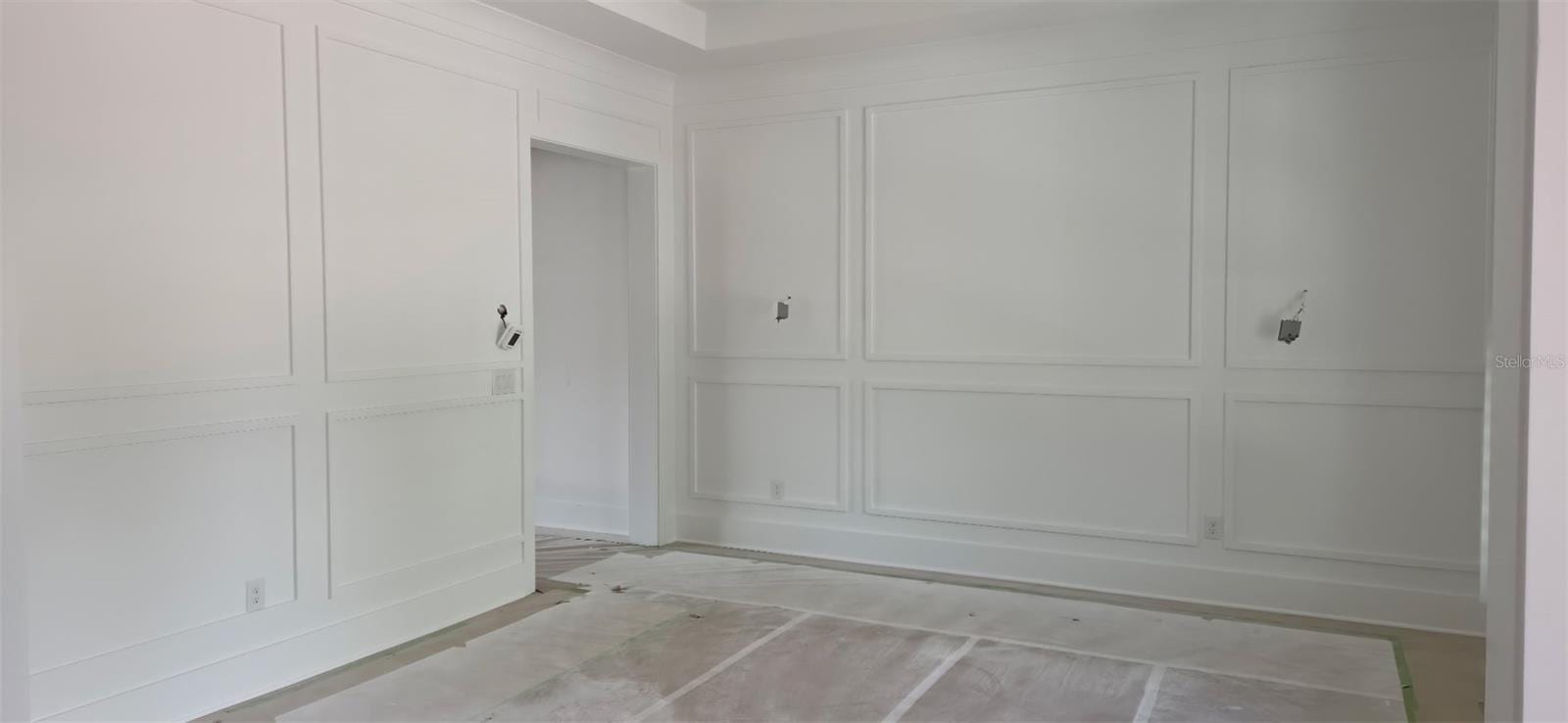 690 Geneva Pl photo 5