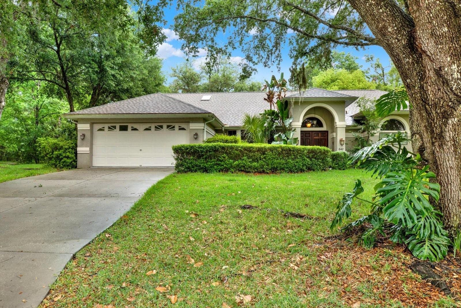 642 Erin Way photo 2
