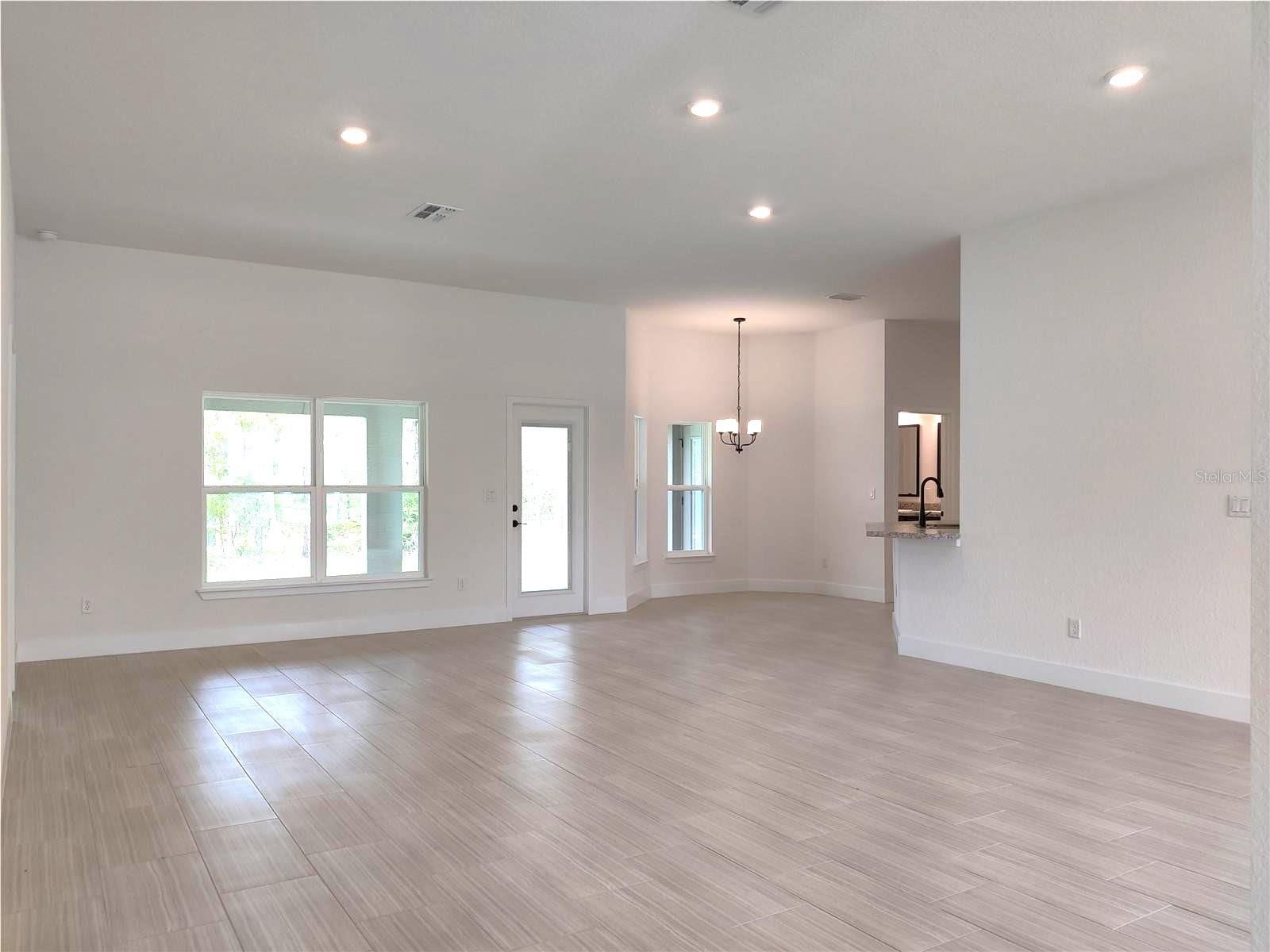12275 Scarlet Ibis Ave photo 2