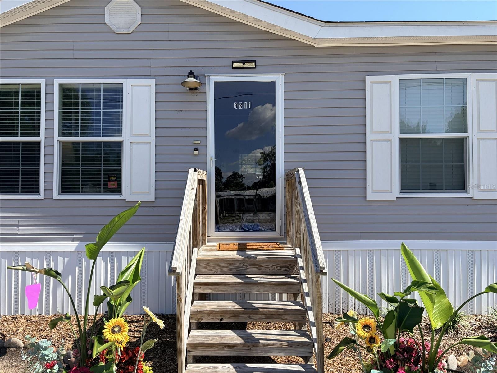 9811 Bud St photo 5