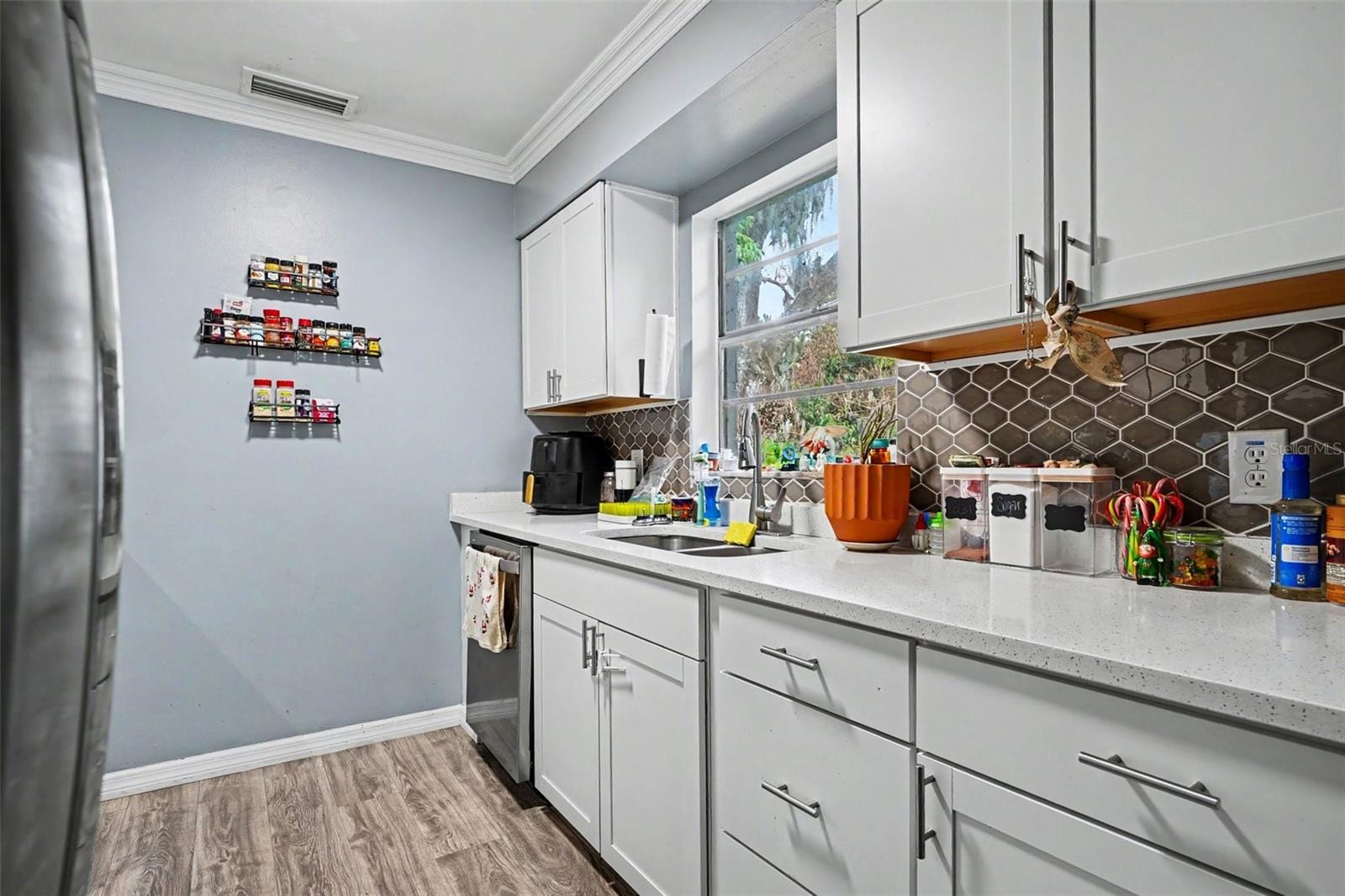 2407 Winter Ridge Dr photo 4