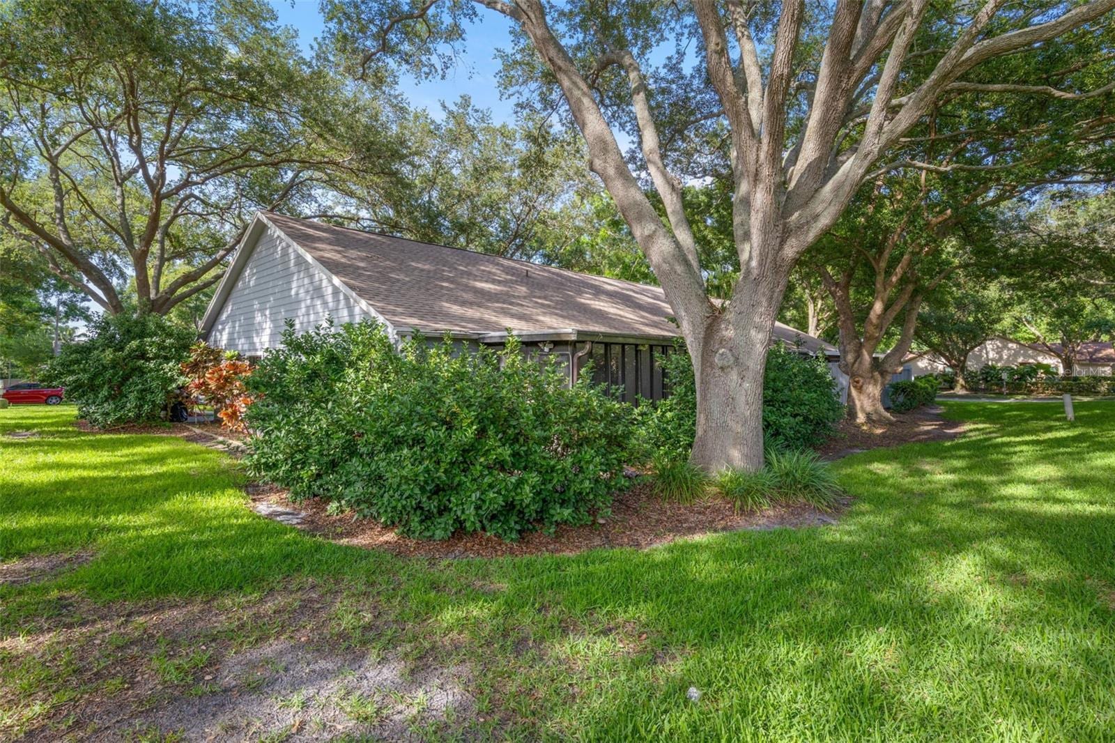 2668 Bentley Dr photo 3