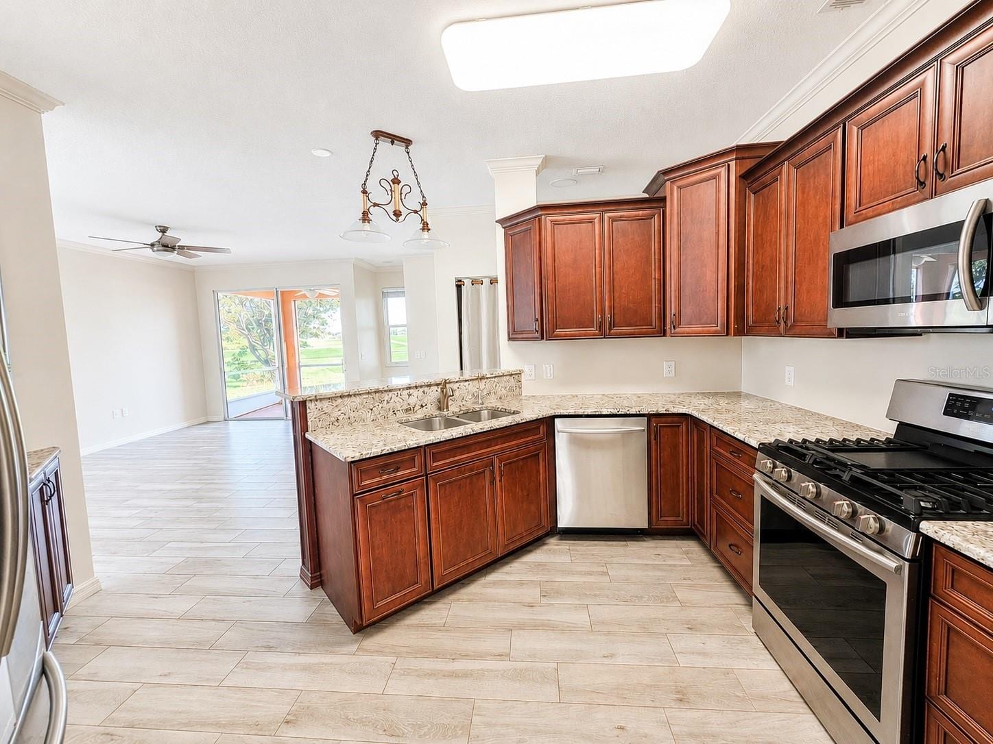 834 Springwood Cir photo 4
