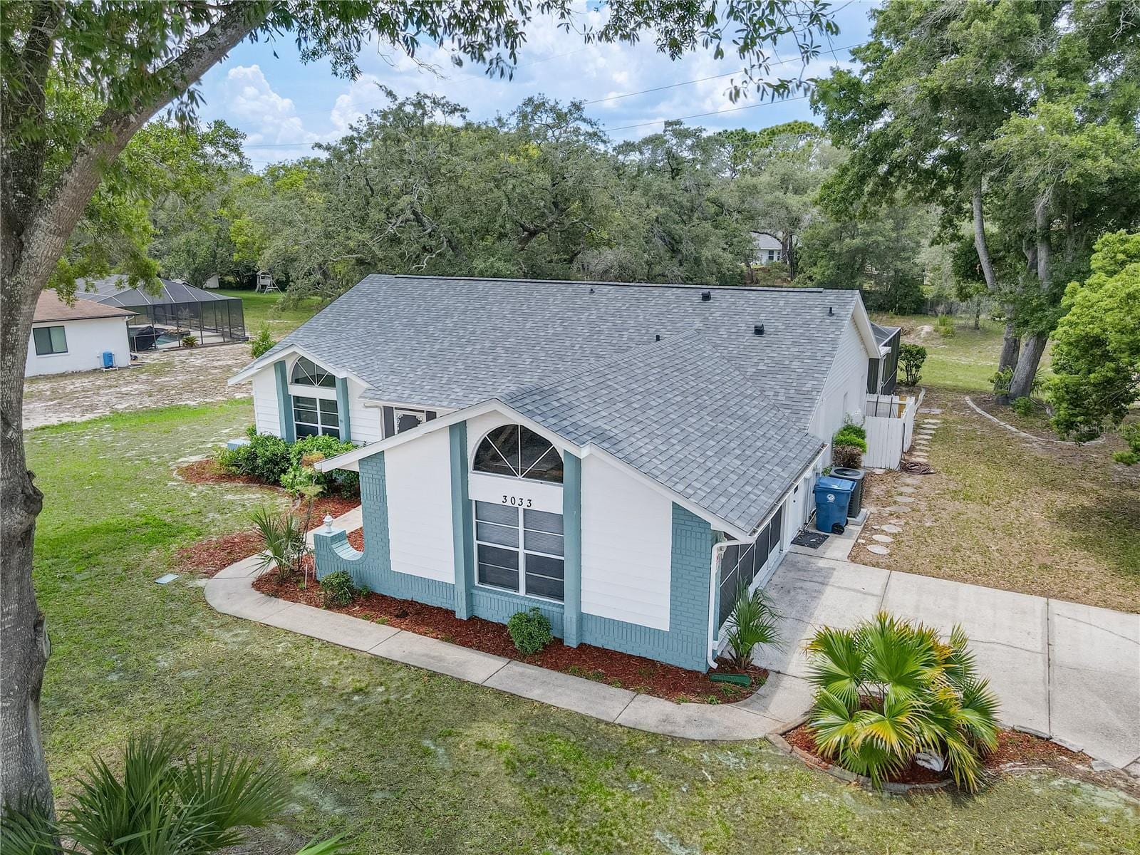 3033 Tiffany CT photo 2