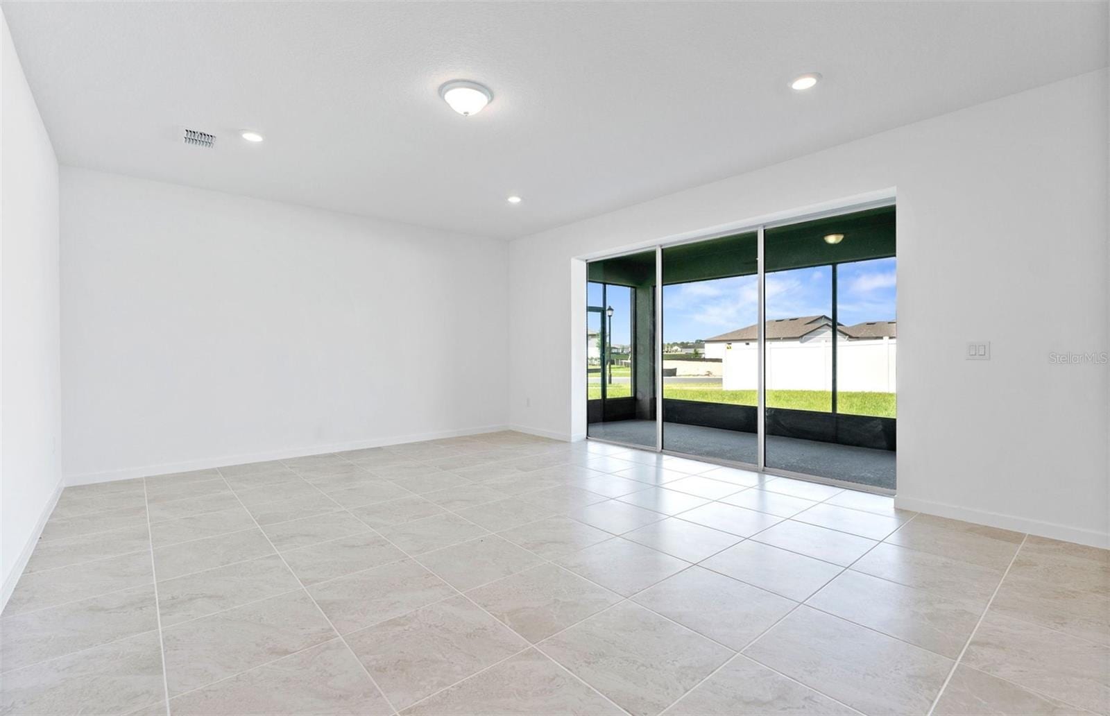 3585 Obsidian Dr photo 5