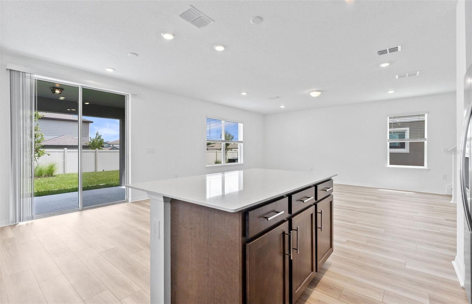 1452 Hamilton Way photo 4