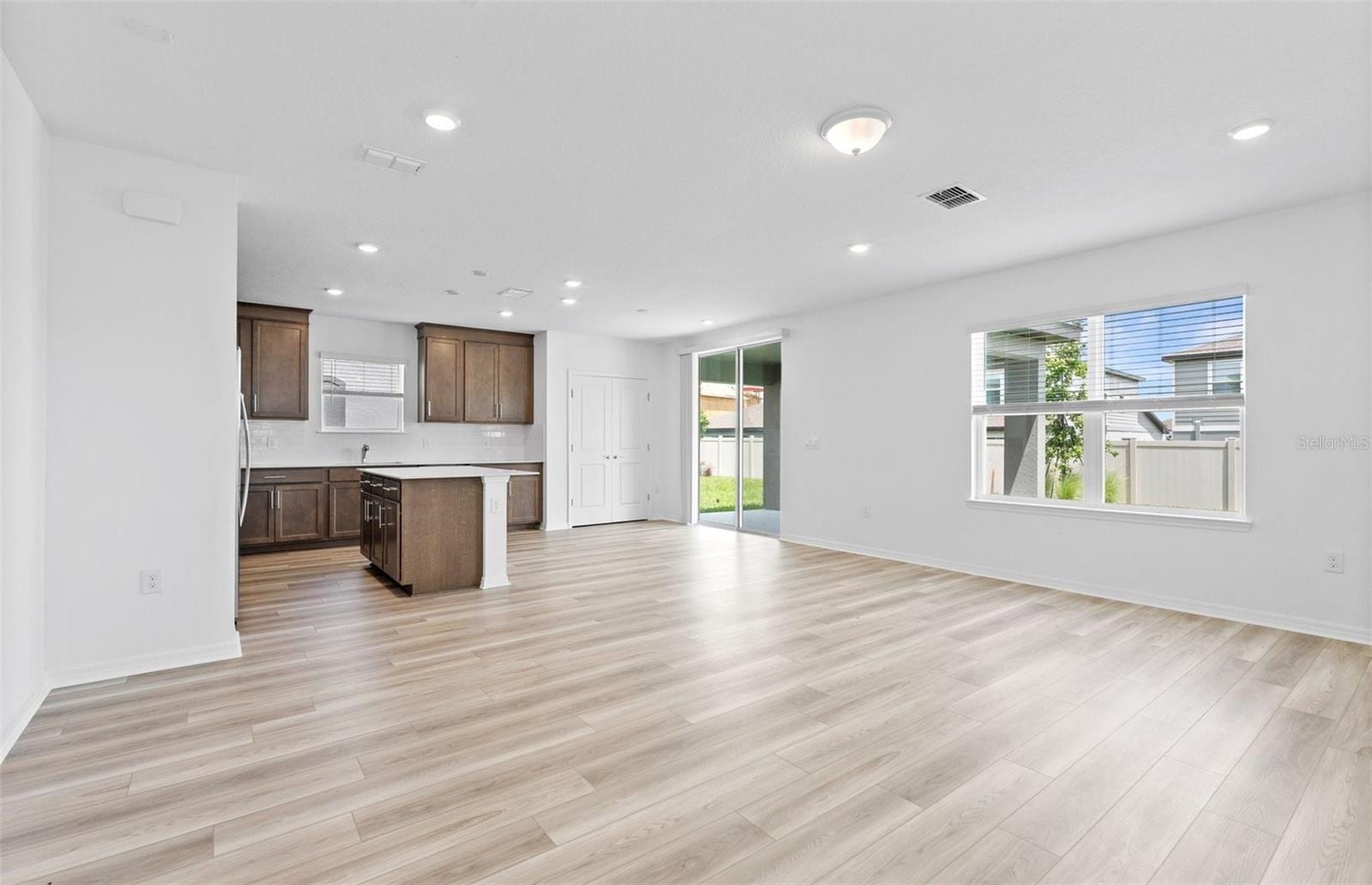 1452 Hamilton Way photo 5