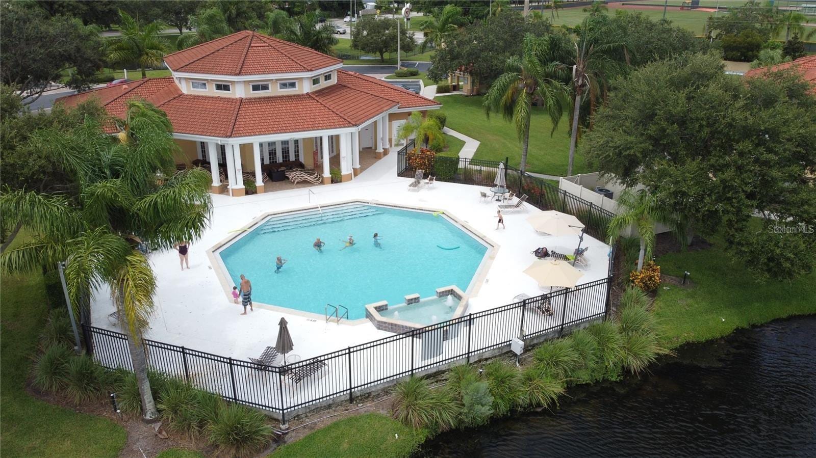 1040 Villagio Cir #201 photo 3
