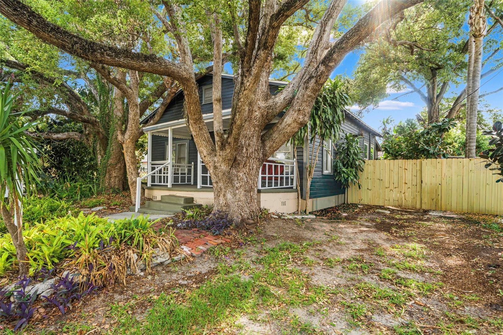 501 E Floribraska Ave photo 4