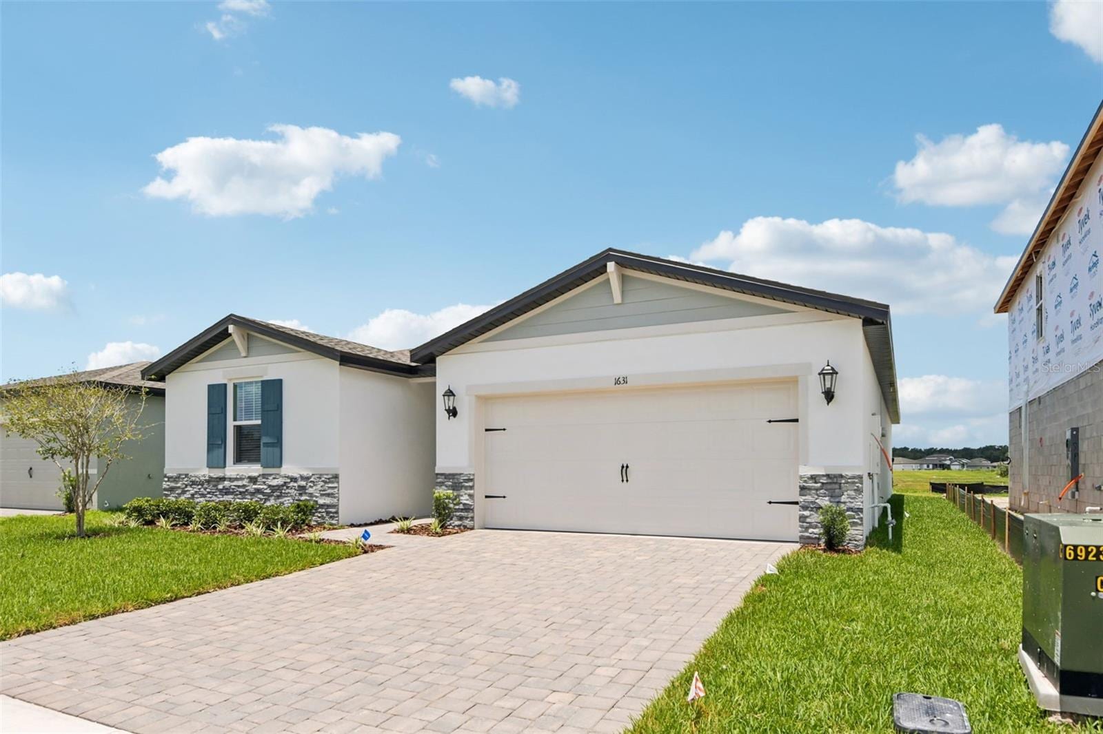 1631 Coolridge Pl photo 2