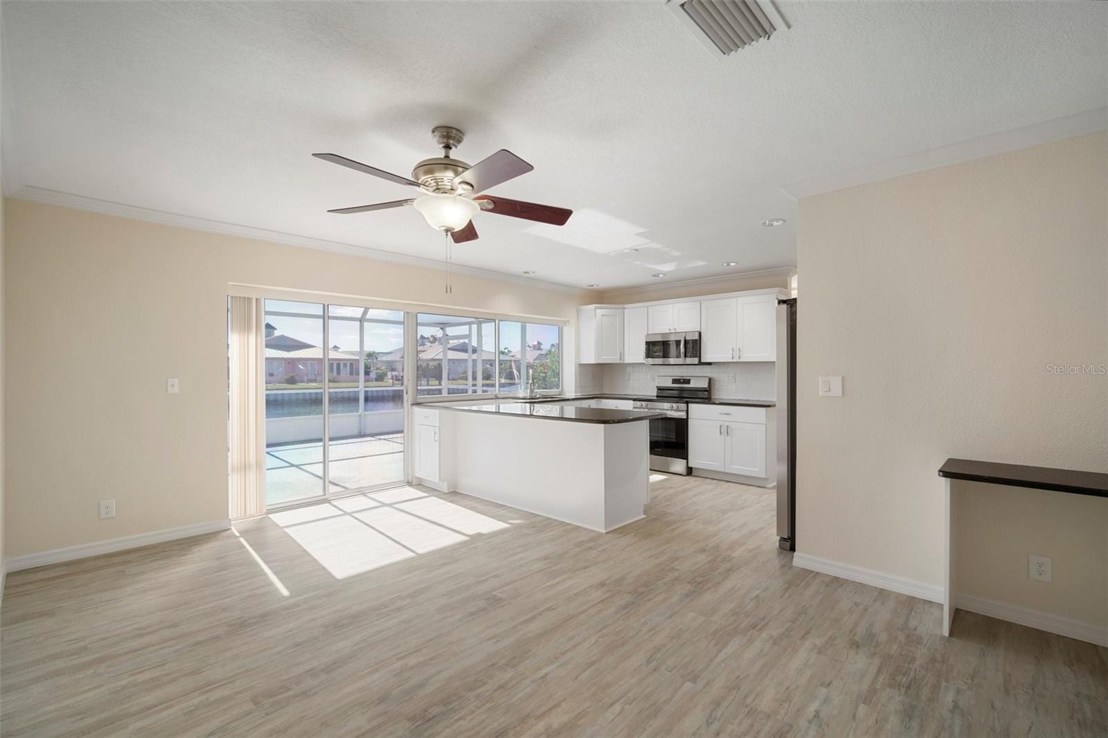 910 Spindle Palm Way photo 4