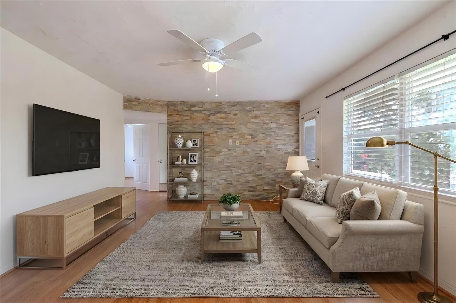 1349 Young Ave photo 4