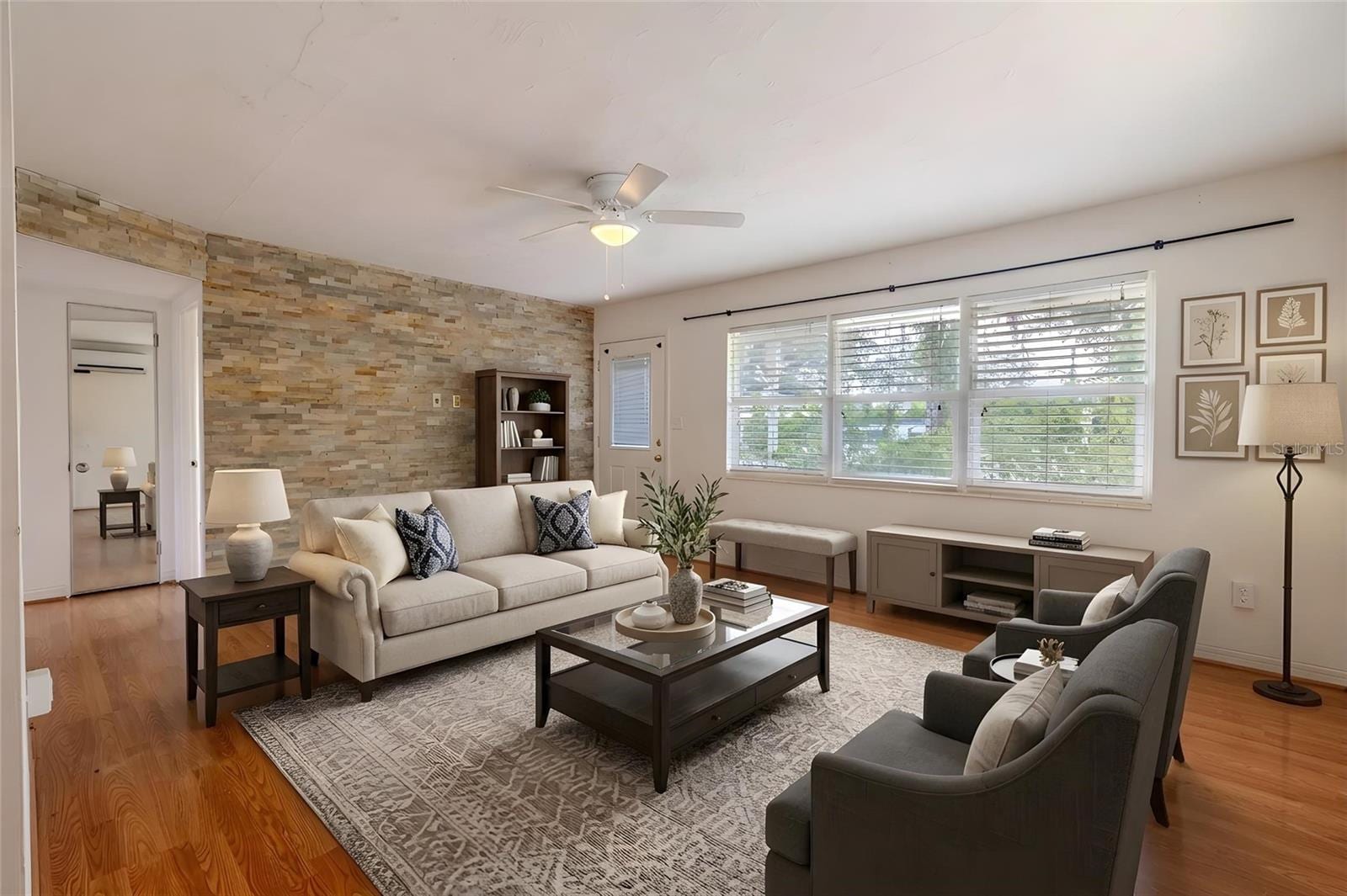 1349 Young Ave photo 5