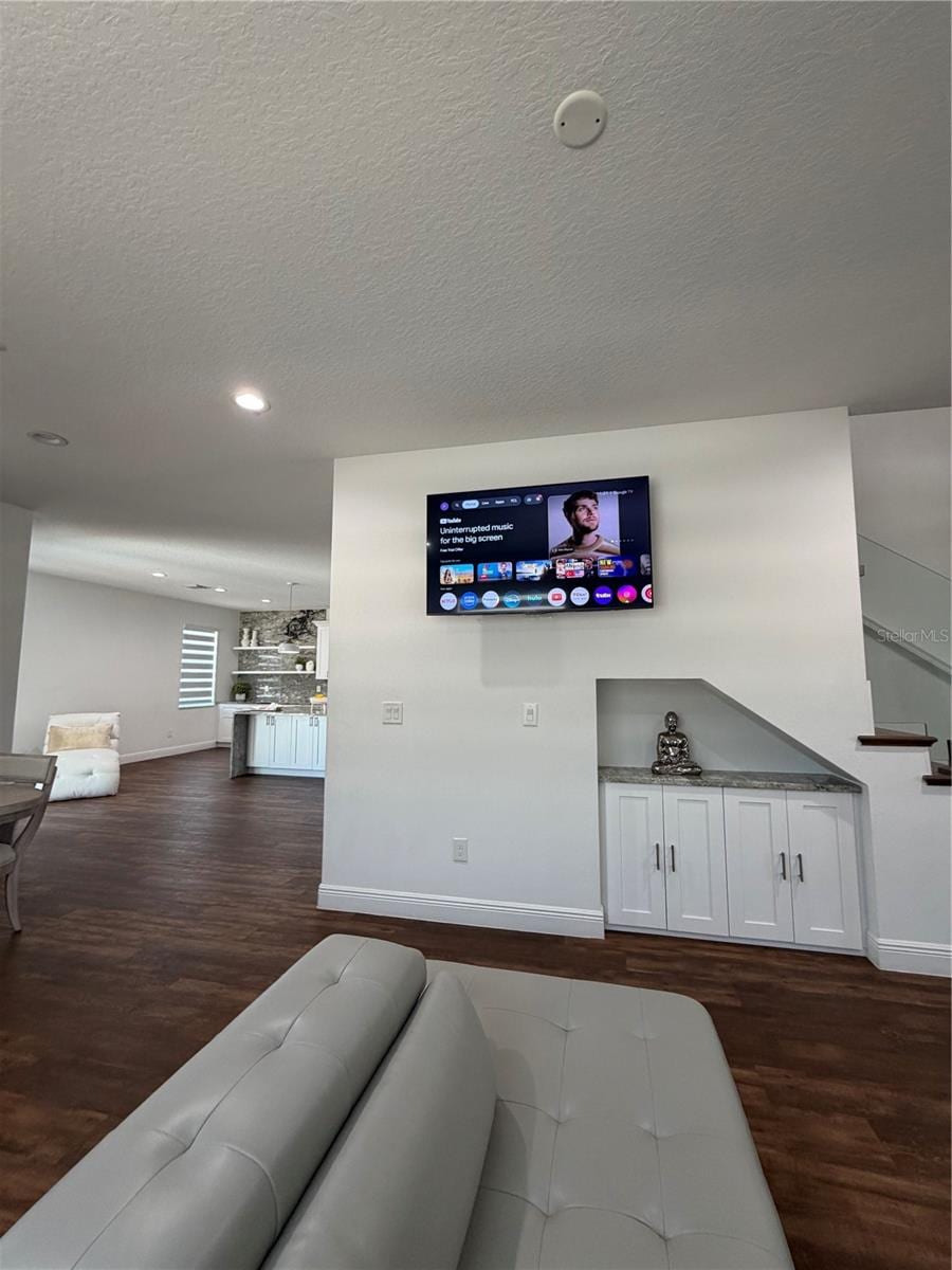 8331 Peggy St photo 3