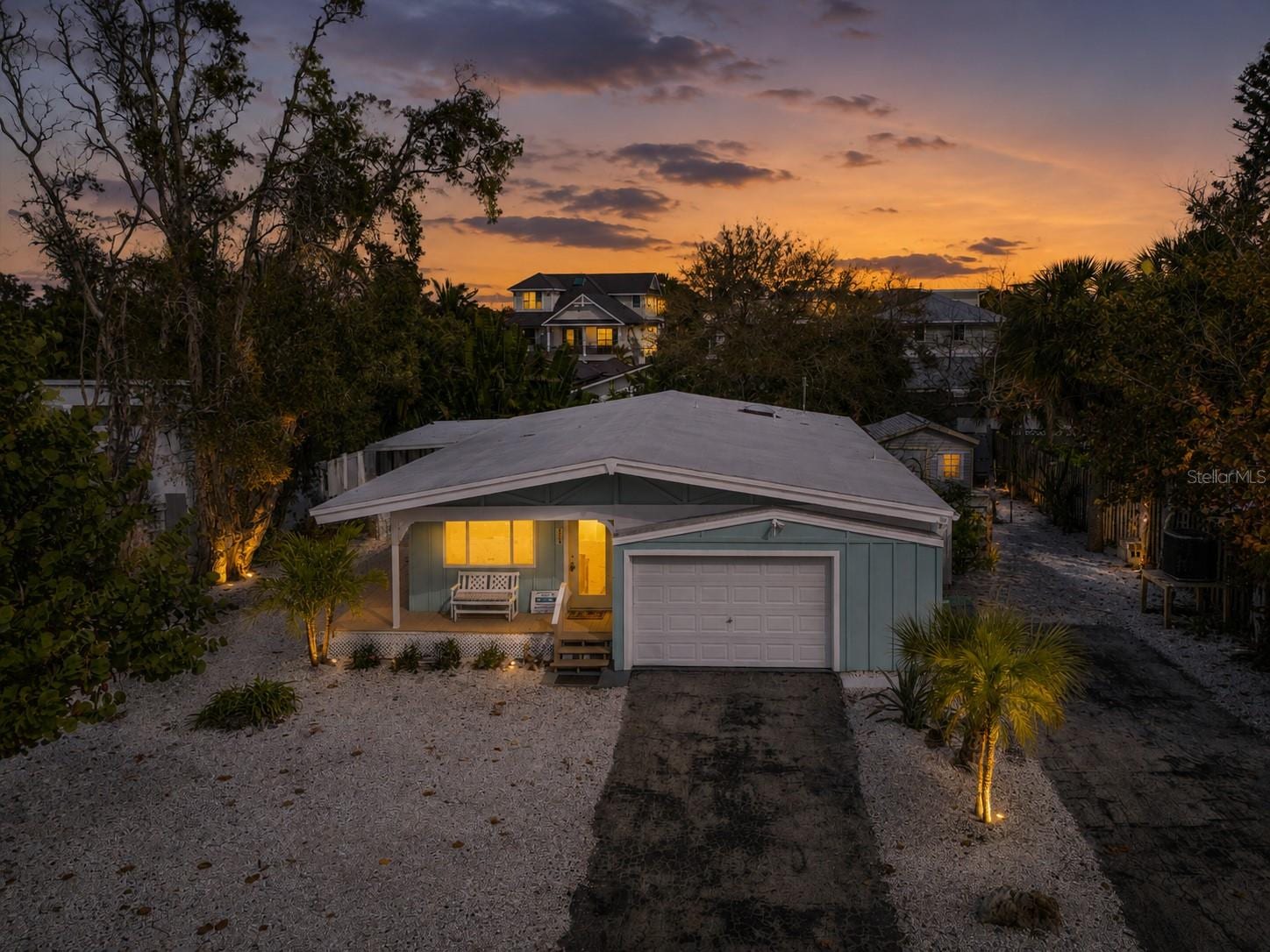 216 Gladiolus St photo 2