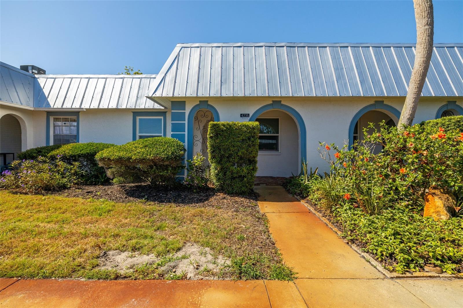 4239 Tamargo Dr photo 1