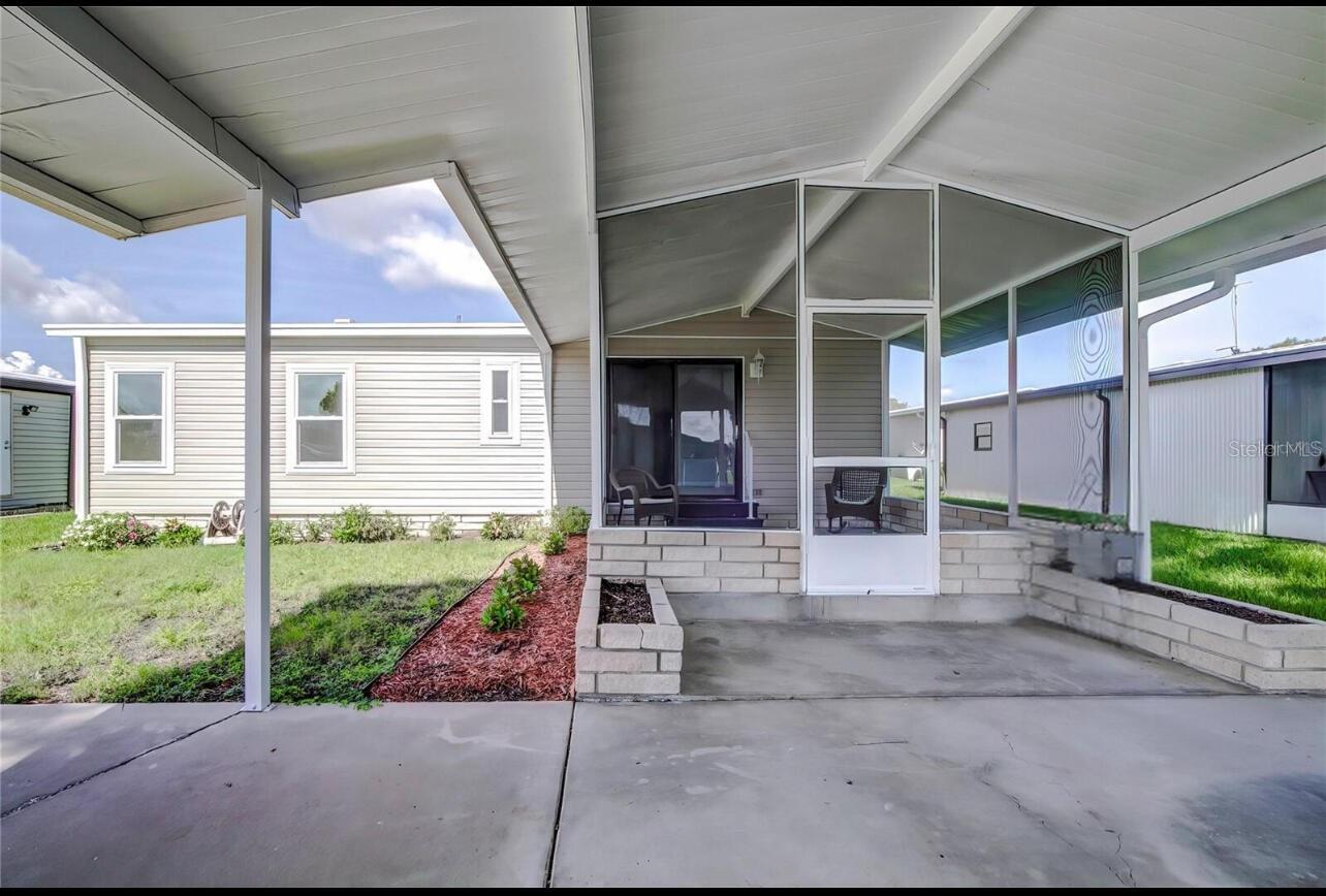 3145 Hidden Lake Dr photo 1