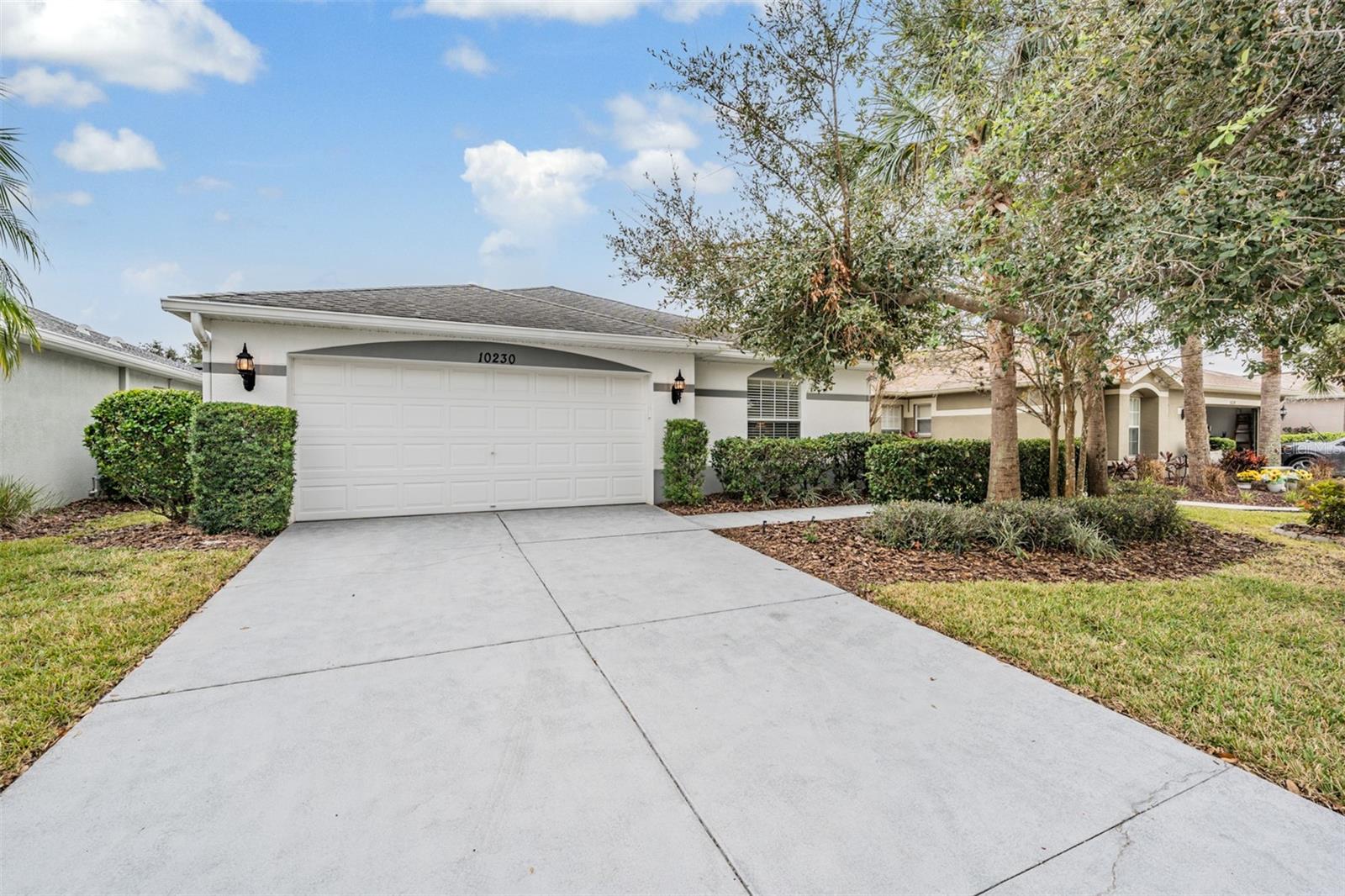 10230 Old Tampa Bay Dr photo 1