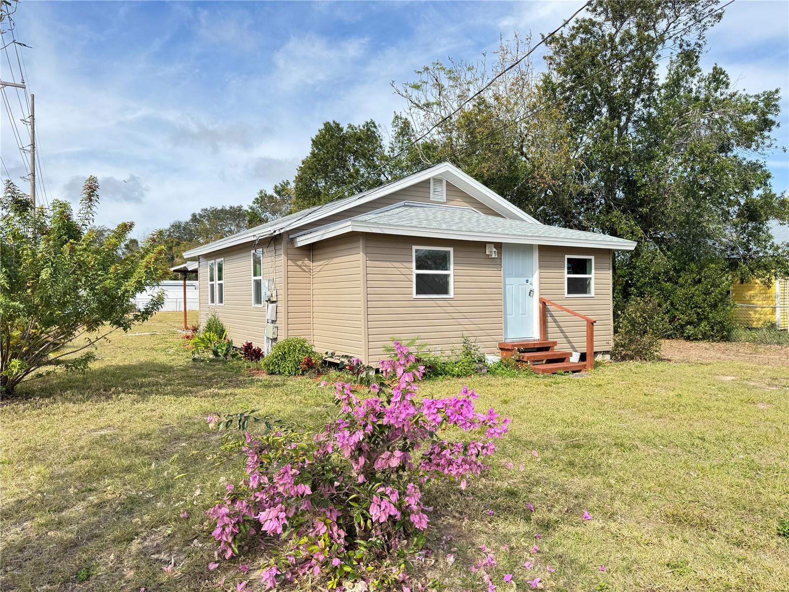 620 Oak St photo 1