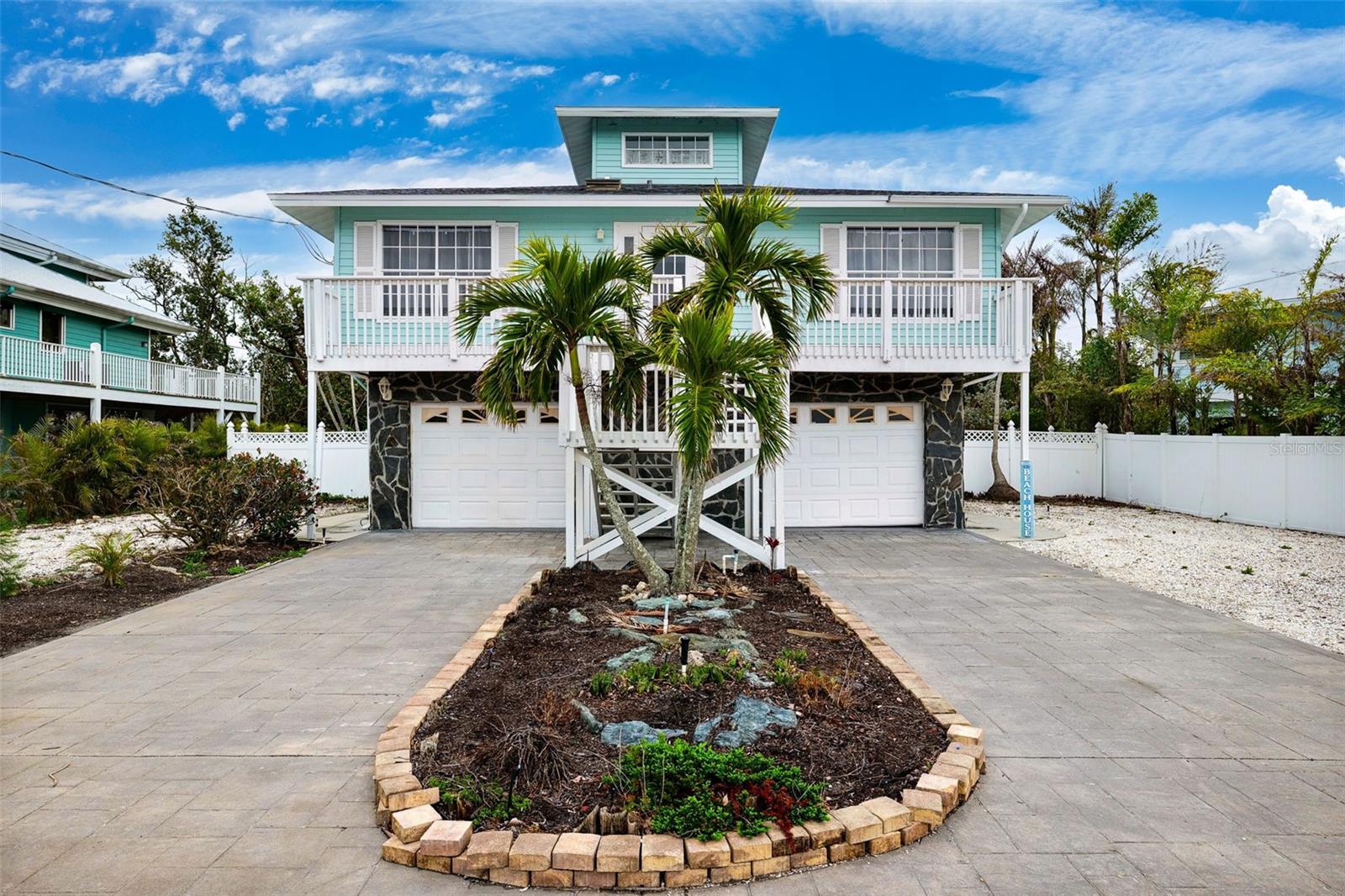 311 Poinsettia Rd photo 1