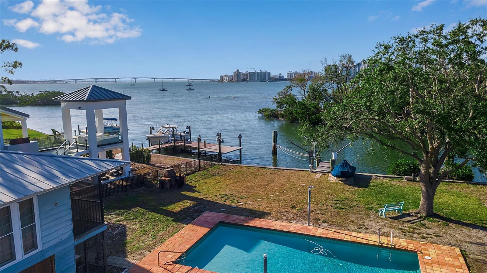 1479 Bay Point Dr photo 1