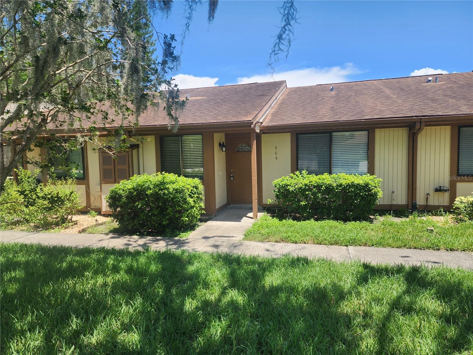 209 Corkwood Ln photo 1