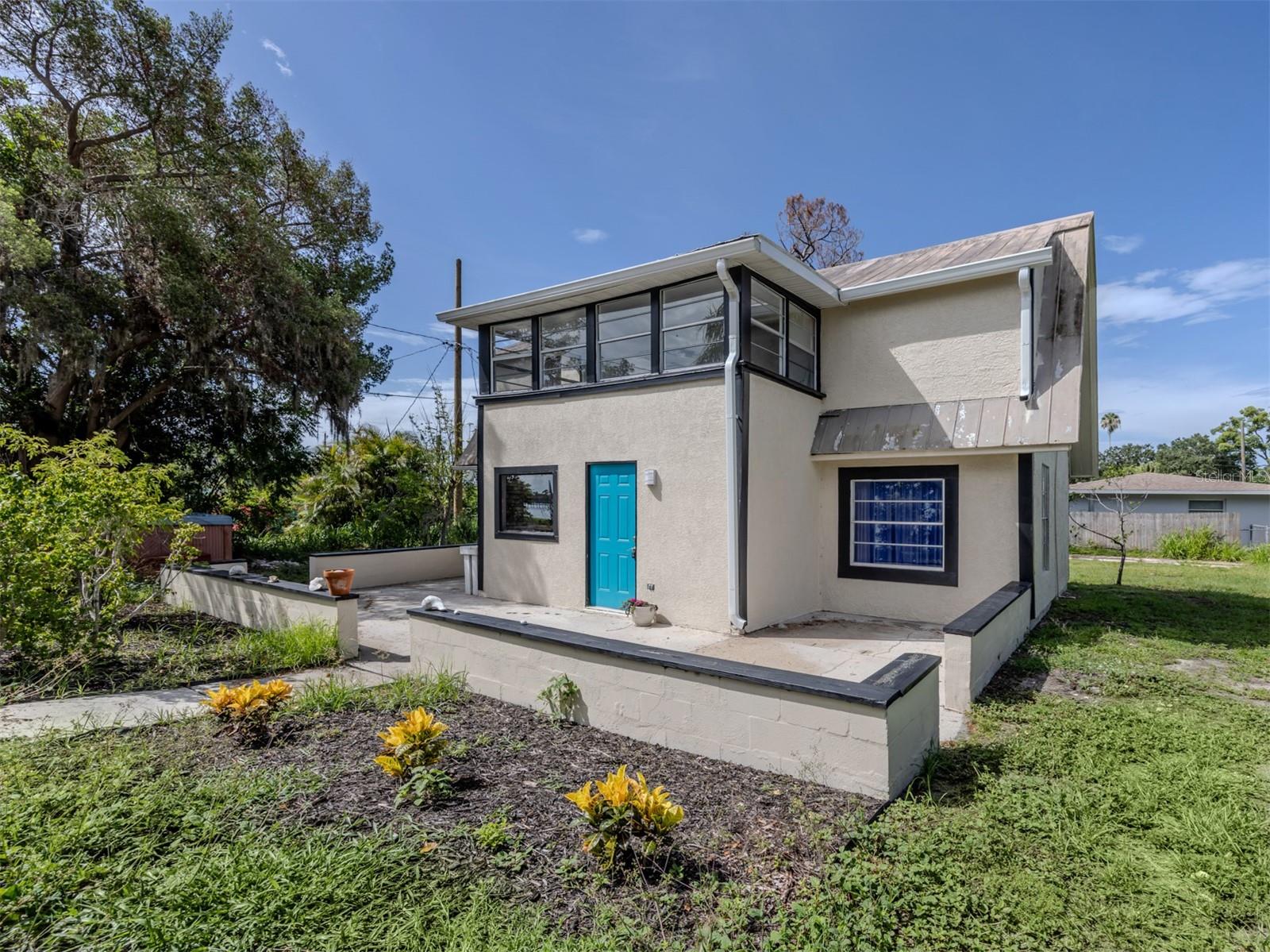 305 Chauncey Ave photo 1