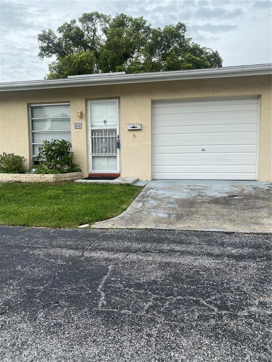 832 Cambridge CT photo 1
