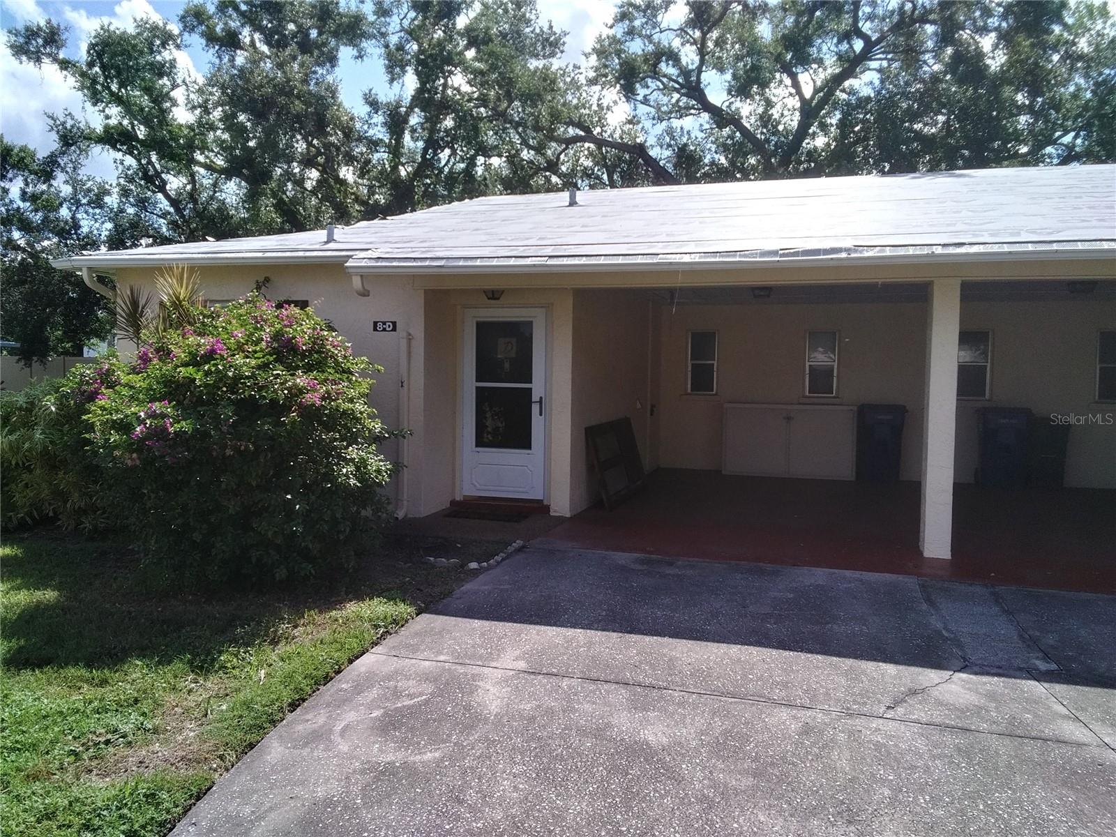 390 301 Blvd W #8D photo 1