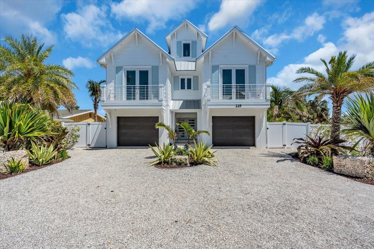 229 Willow Ave photo 1