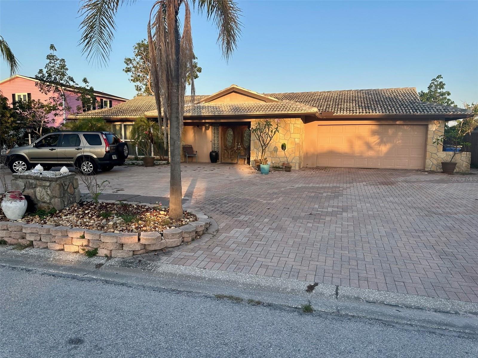 3920 Venetian Way photo 1