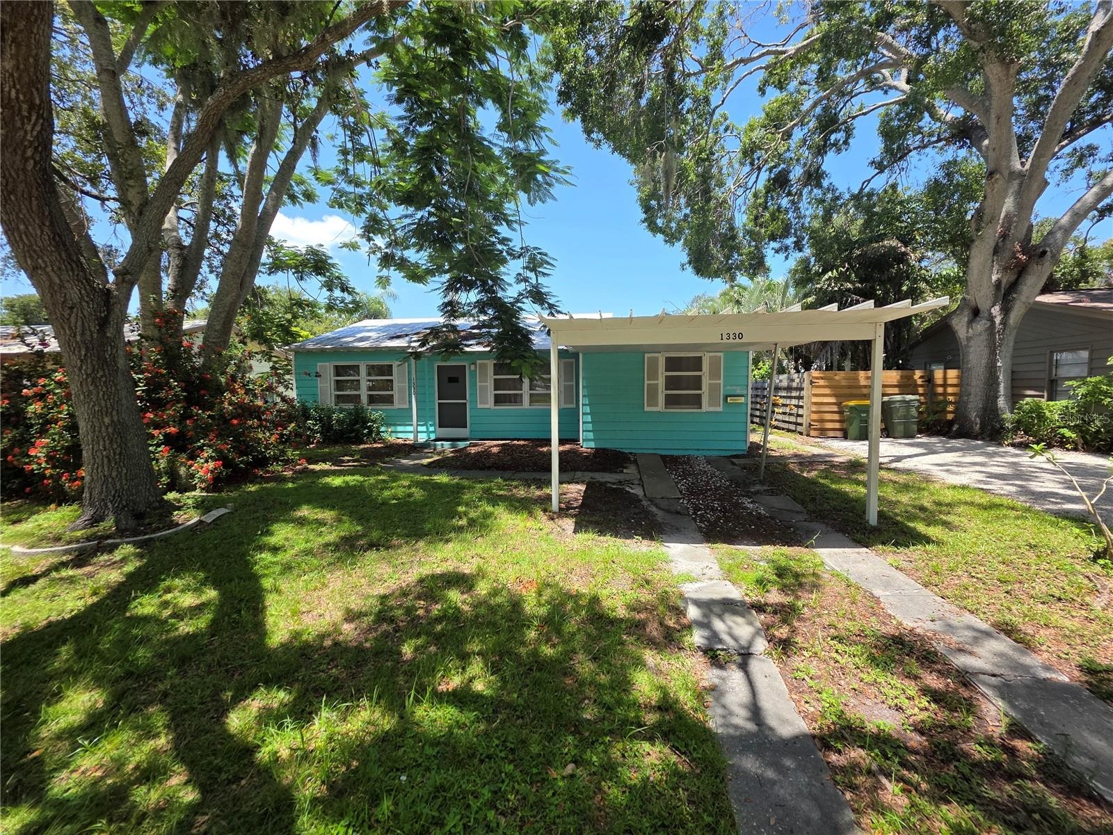 1330 Rhodes Ave photo 1