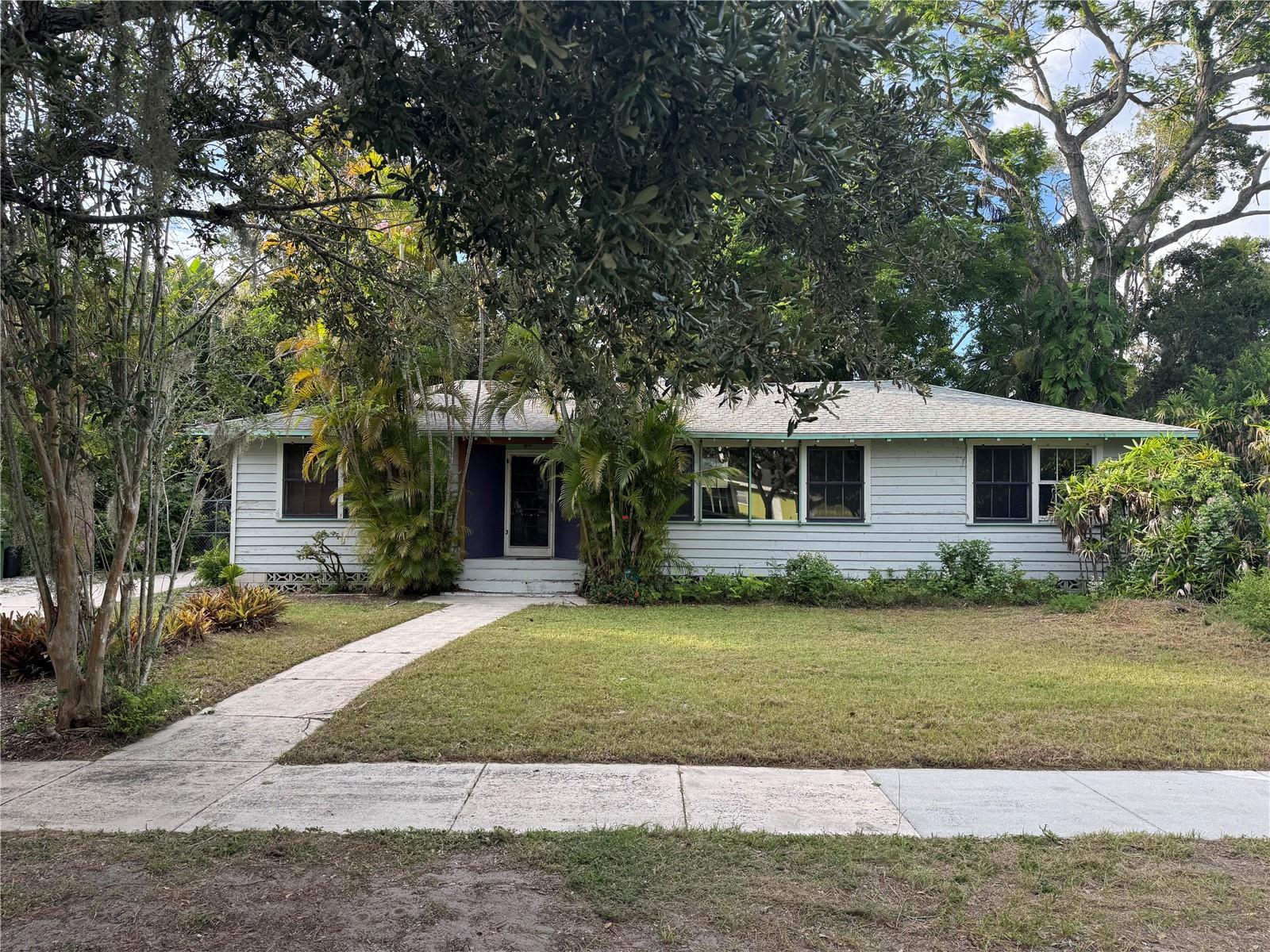 1109 Patterson Dr photo 1