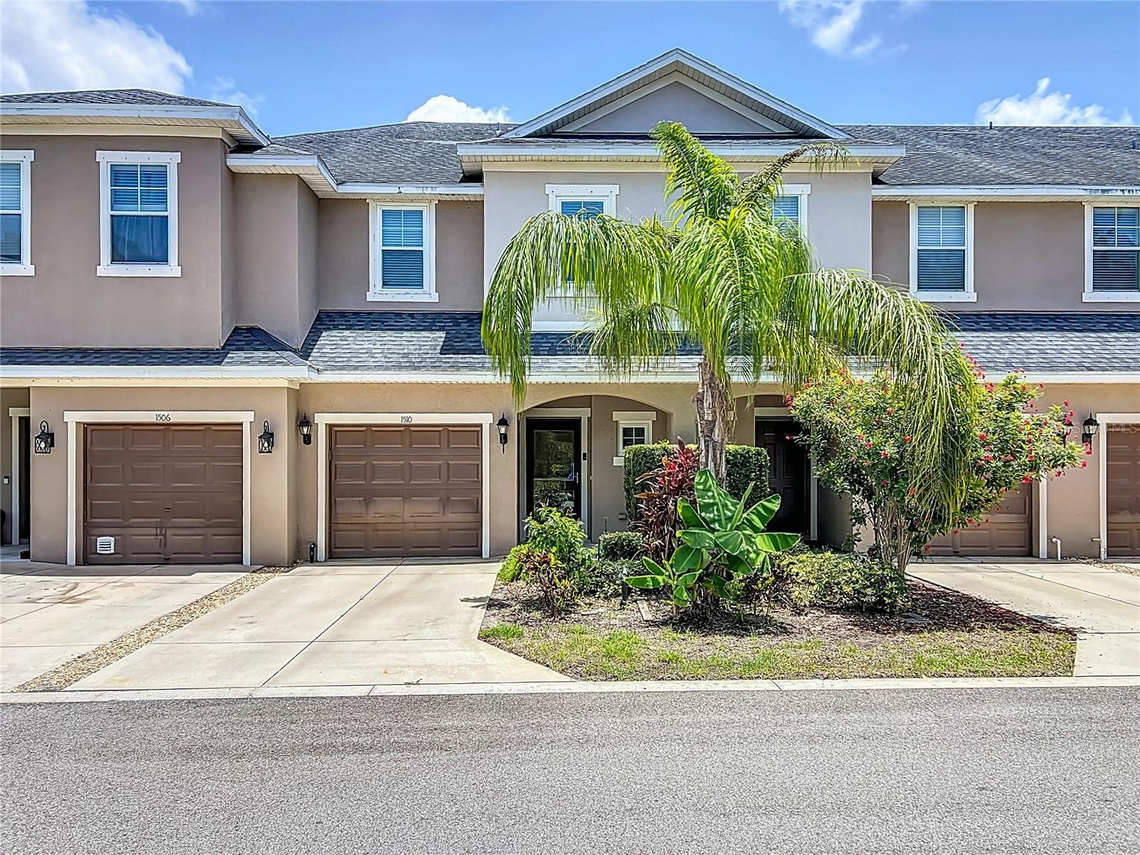 1510 Grantham Dr photo 1