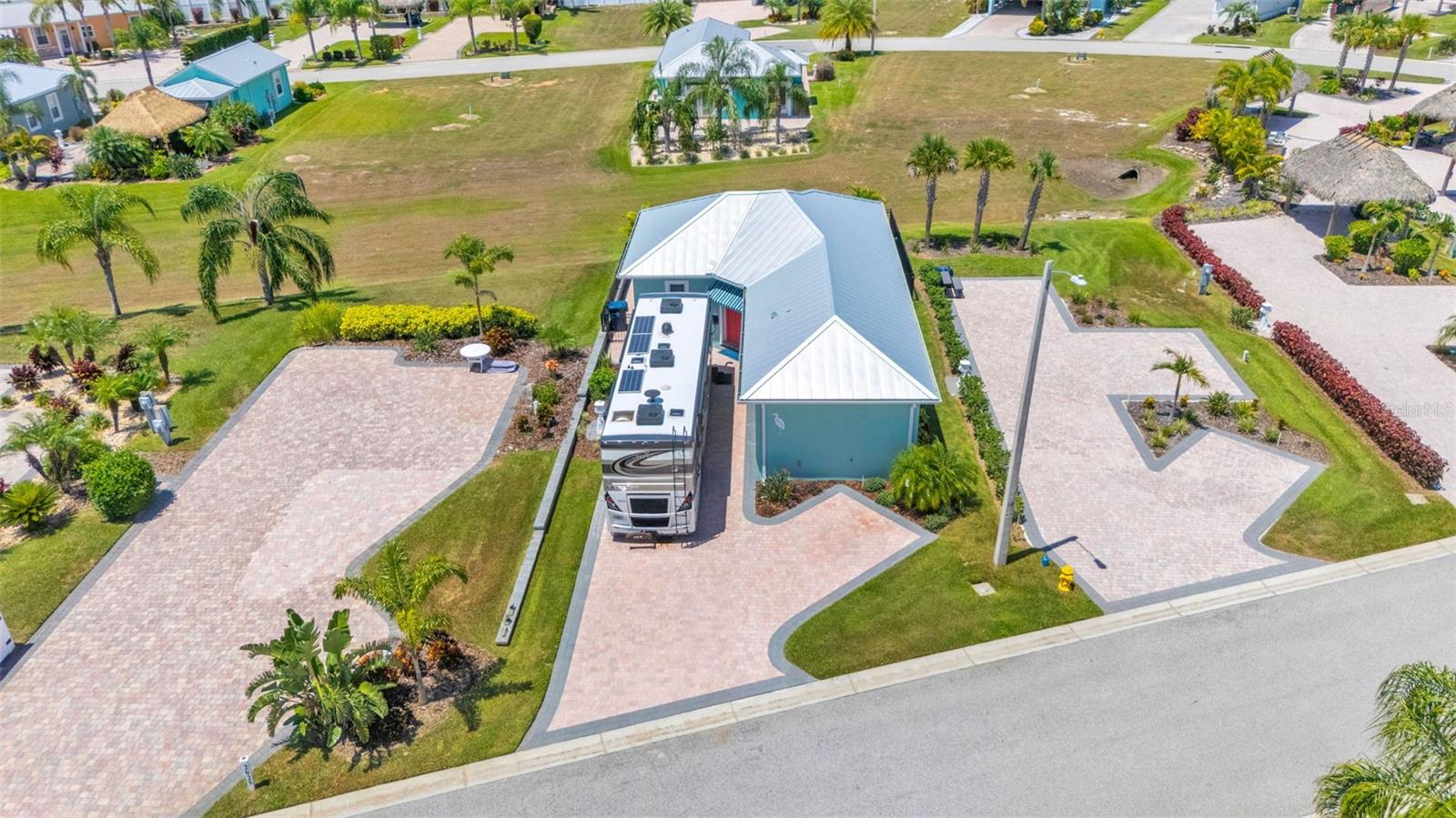 2829 Snowy Egret Dr photo 1