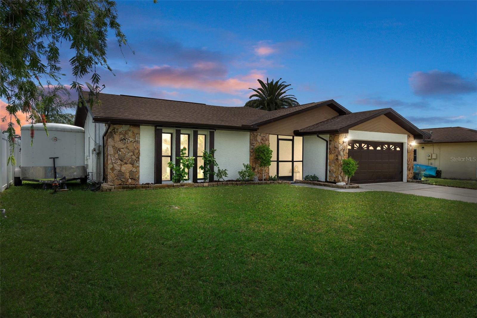 9910 Island Harbor Dr photo 1