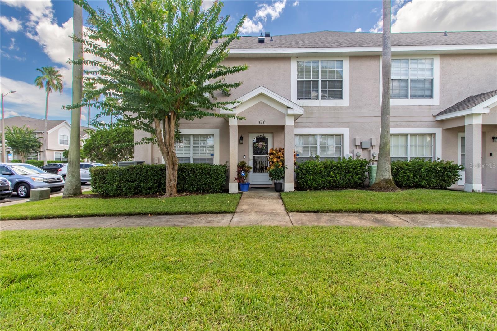 737 Kensington Lake Cir photo 1