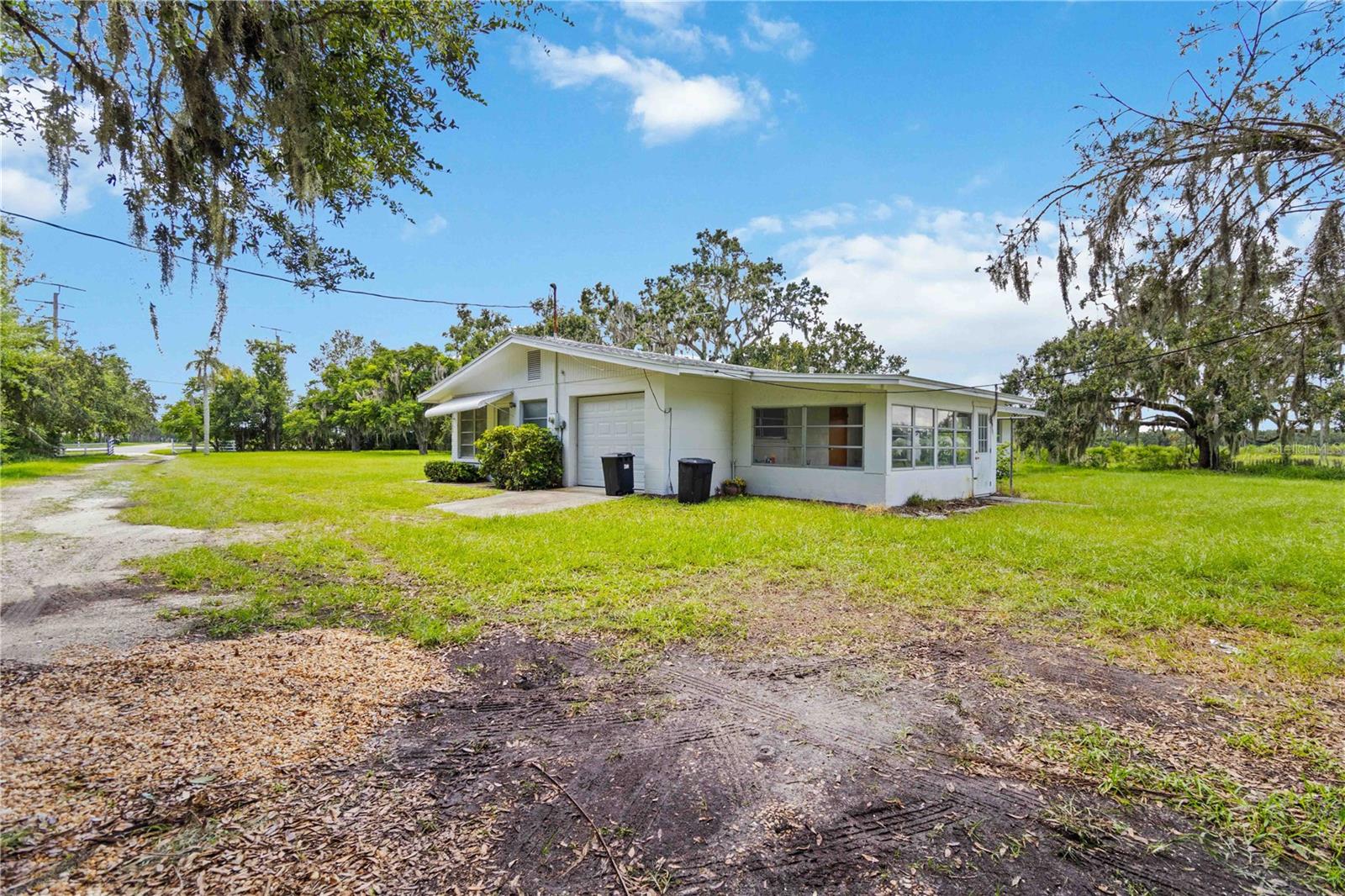 11880 Us Highway 301  N photo 1