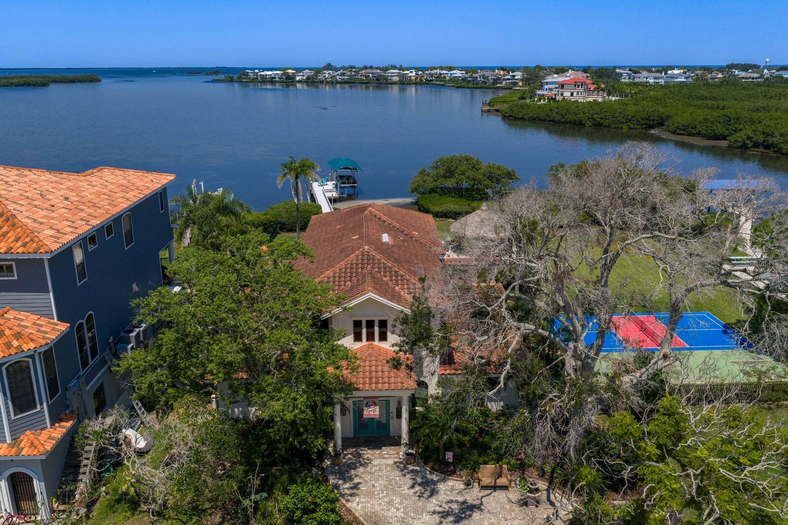 1632 Sea Breeze Dr photo 1