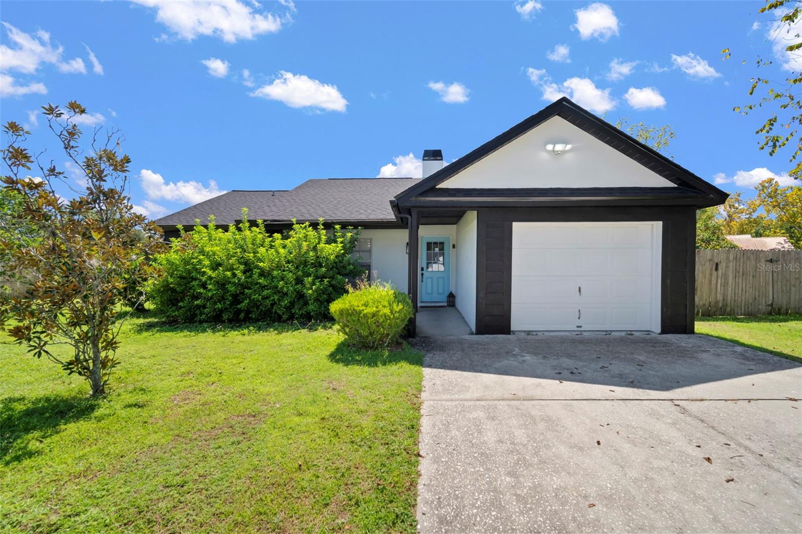4613 N Country Hills CT photo 1