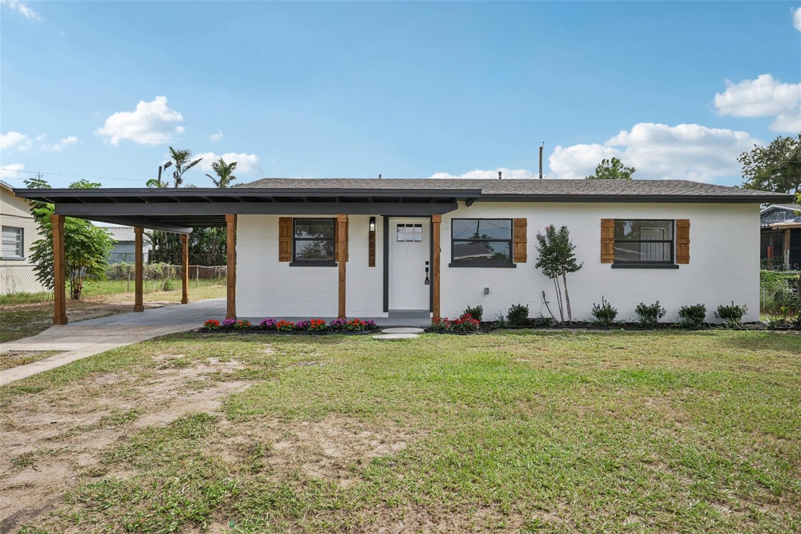 2633 Royal Dr photo 1